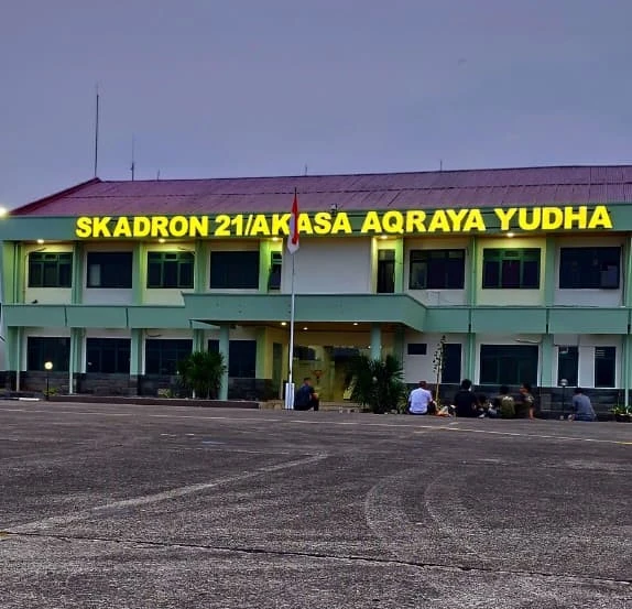 huruf timbul skadron 21 akasa