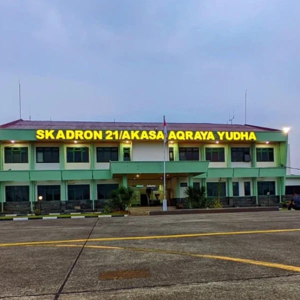 hutuf timbul skadron 21
